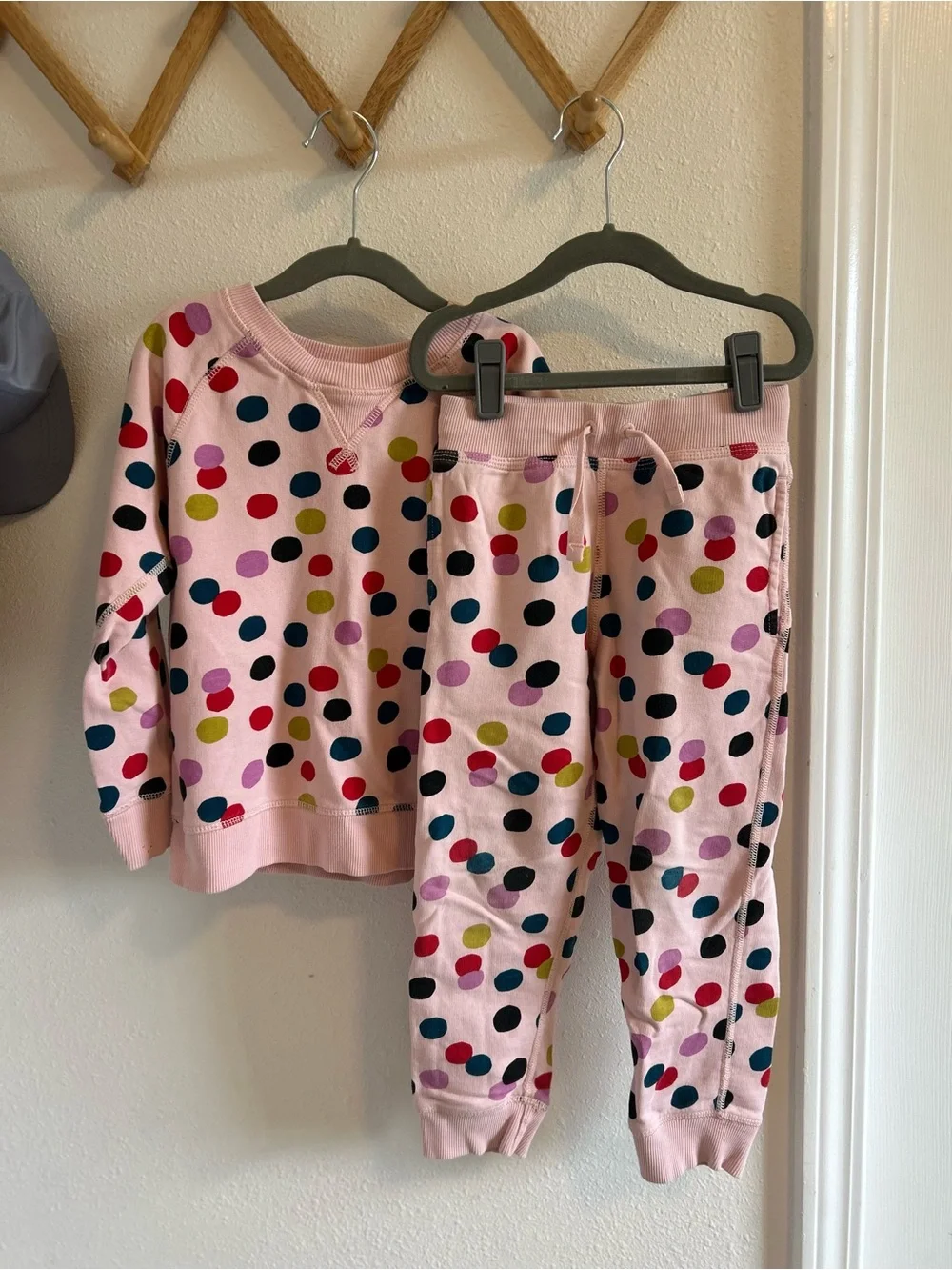 Hanna Andersson Light Pink Set with Multicolor Dots